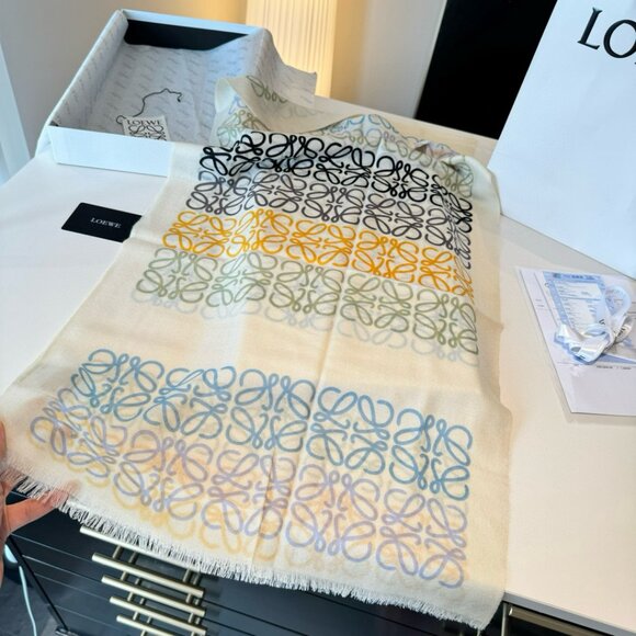 Loewe custom scarf - Picture 4 of 15